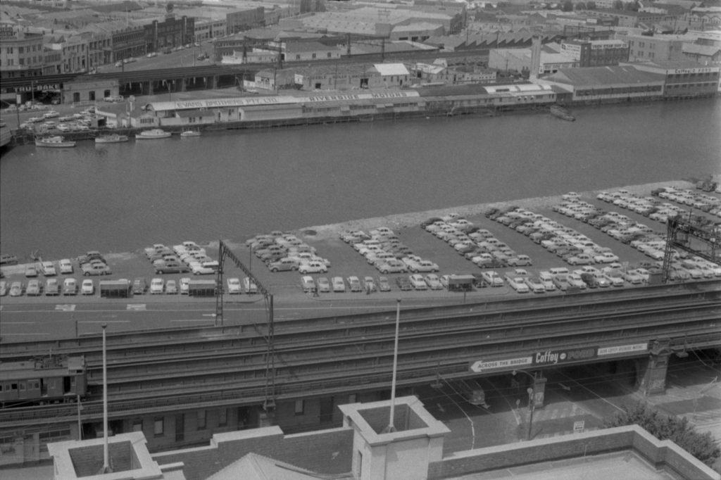 35A-5a Image of the Yarra River, showing swinging basin car park and the Flinders Street viaduct