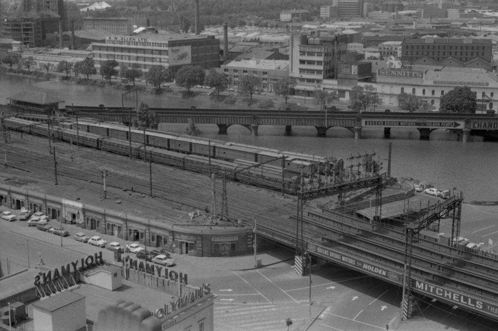 35A-5c Image of the Yarra River, showing Sandridge bridge and the Flinders Street viaduct