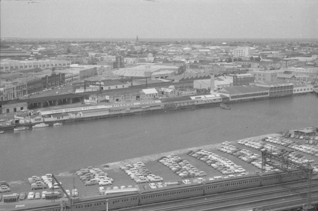 35A-6b Image of the Yarra River and swinging basin car park, with a view over South Melbourne