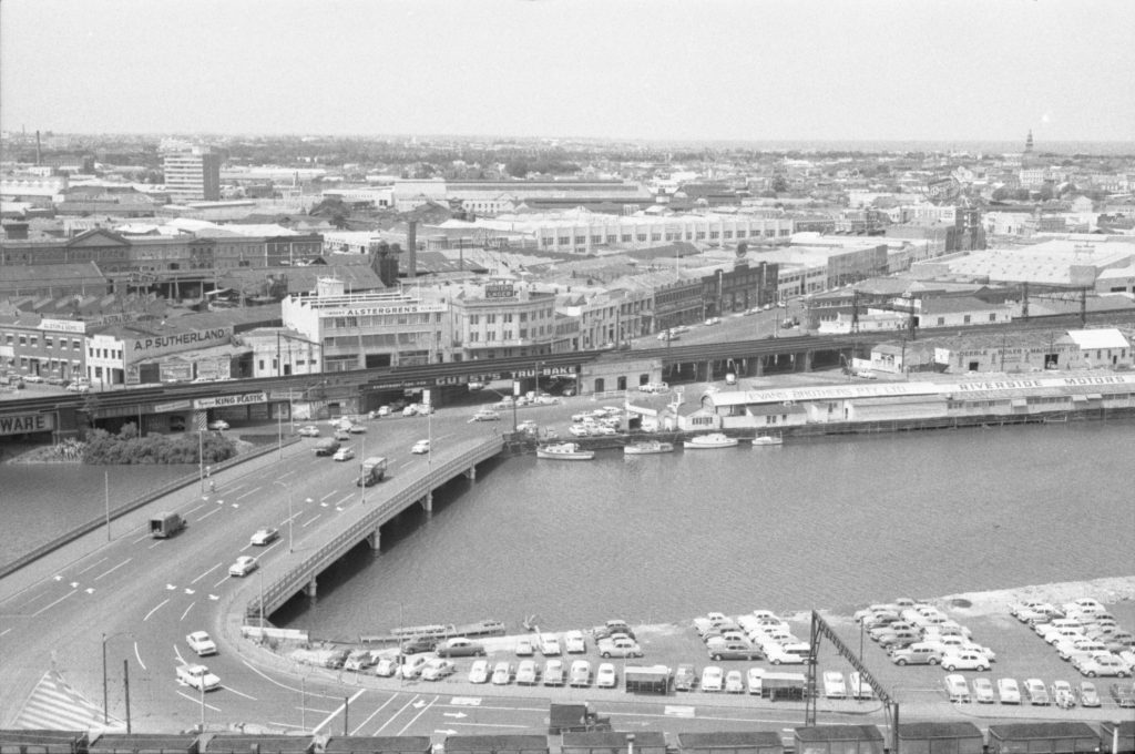 35A-7b Image of the Yarra River, swinging basin car park, Queen’s bridge and a view over South Melbourne