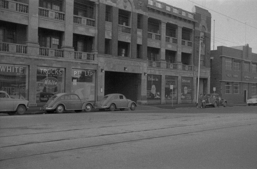 35A-9a Image showing Metropolitan Fire Brigade vehicles causing obstructions