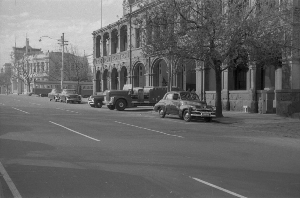 35A-10e Image of illegally parked Metropolitan Fire Brigade cars, Victoria Parade, East Melbourne