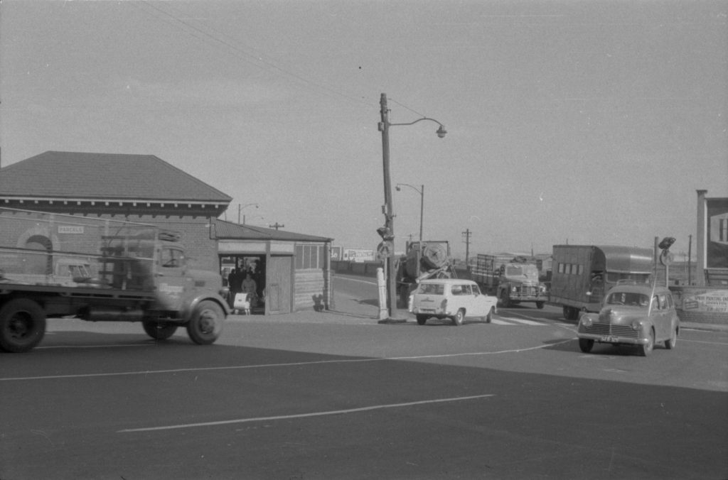 35A-11h Image of the railway bridge at North Melbourne station