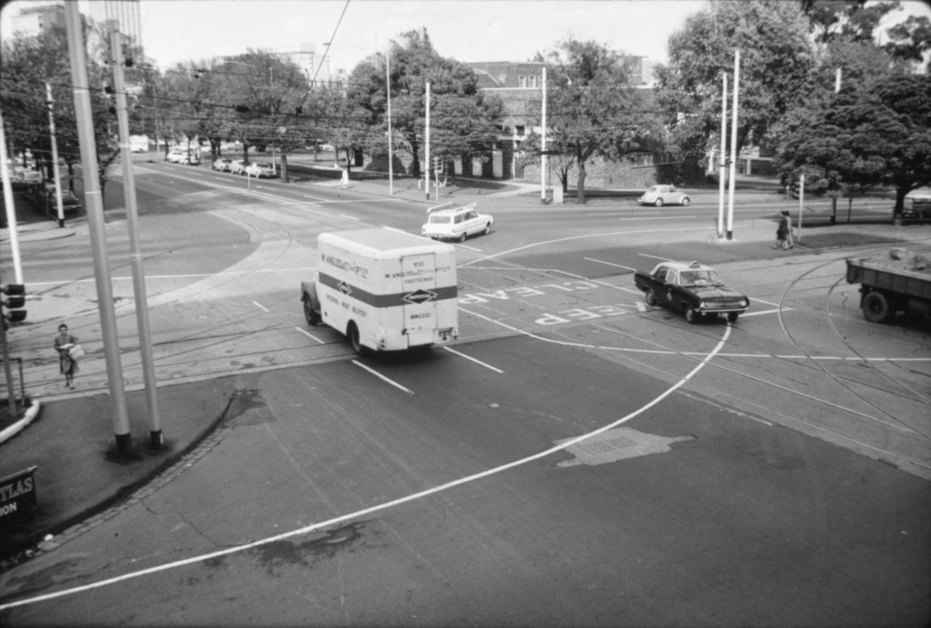 35A-13j Image of the intersection at Nicholson Street and Victoria Parade