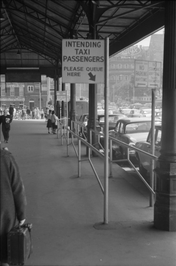 35A-14c Image of the taxi rank outside Flinders Street Station