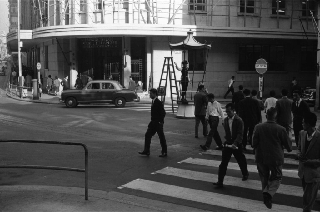 35A-17a Image of pedestrian crossings and a traffic controller in Hong Kong