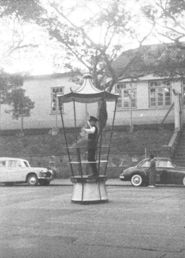 35A-28f Image of a traffic controller in Hong Kong