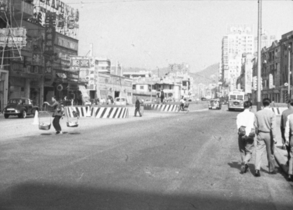 35A-30l Image of raised traffic islands in Hong Kong