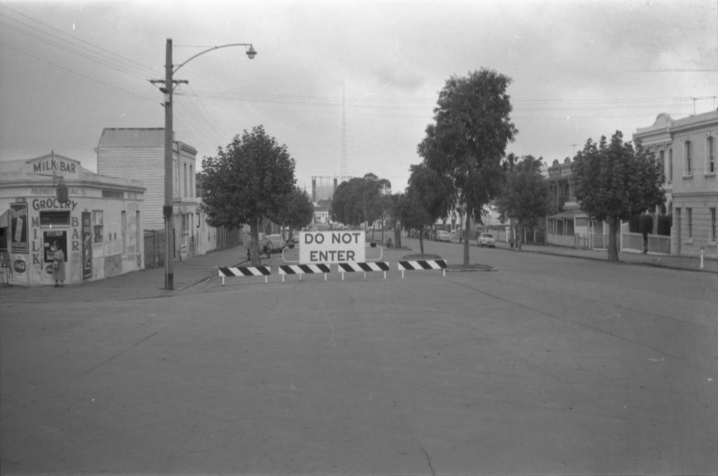 35A-31f Image of a “do not enter” sign on Barkly Street, Carlton