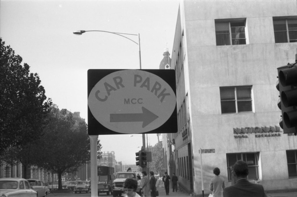 35A-32e Image of a sign for a Melbourne City Council car park