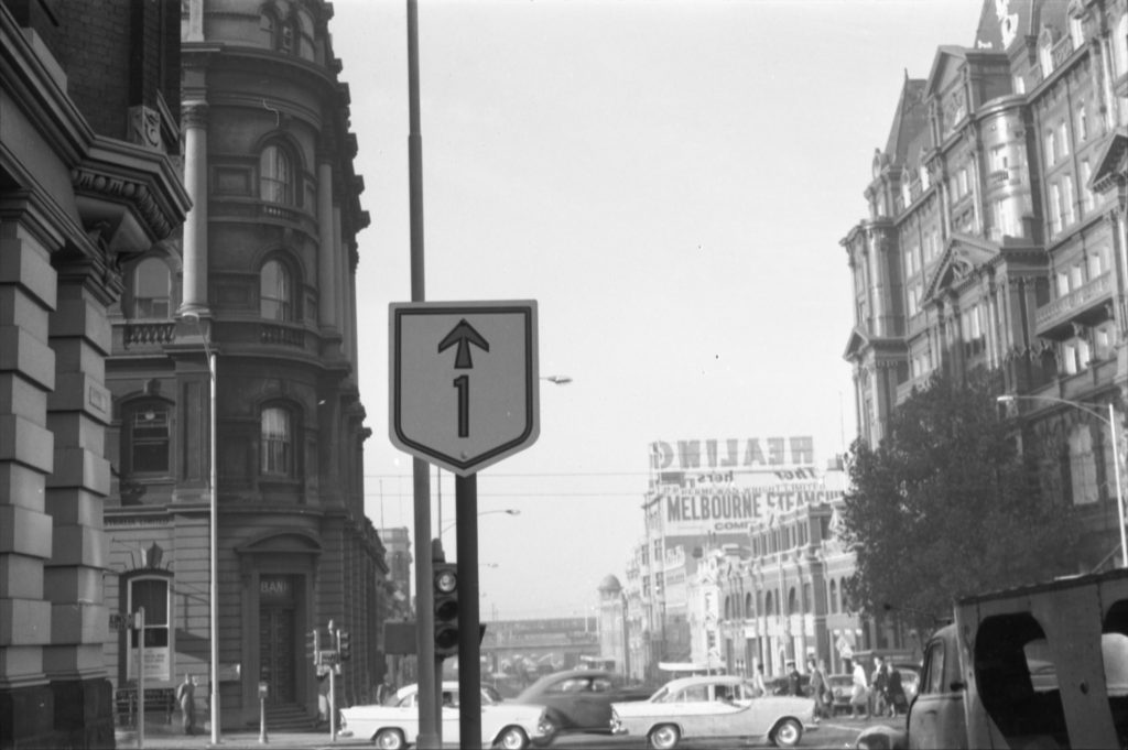 35A-32f Image of a Route 1 sign on King Street