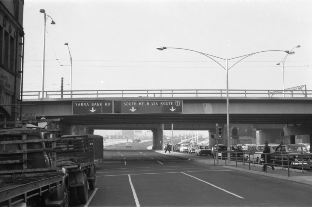 35A-34a Image showing signs for Yarra Bank Road and South Melbourne via Route 1