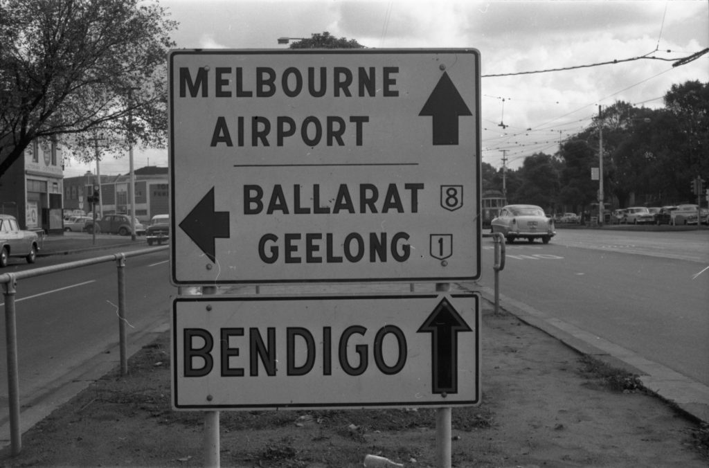 35A-35d Image of a sign for Melbourne airport, Ballarat, Geelong and Bendigo