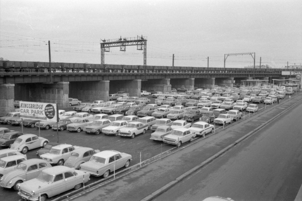 35A-57c Image of a car park