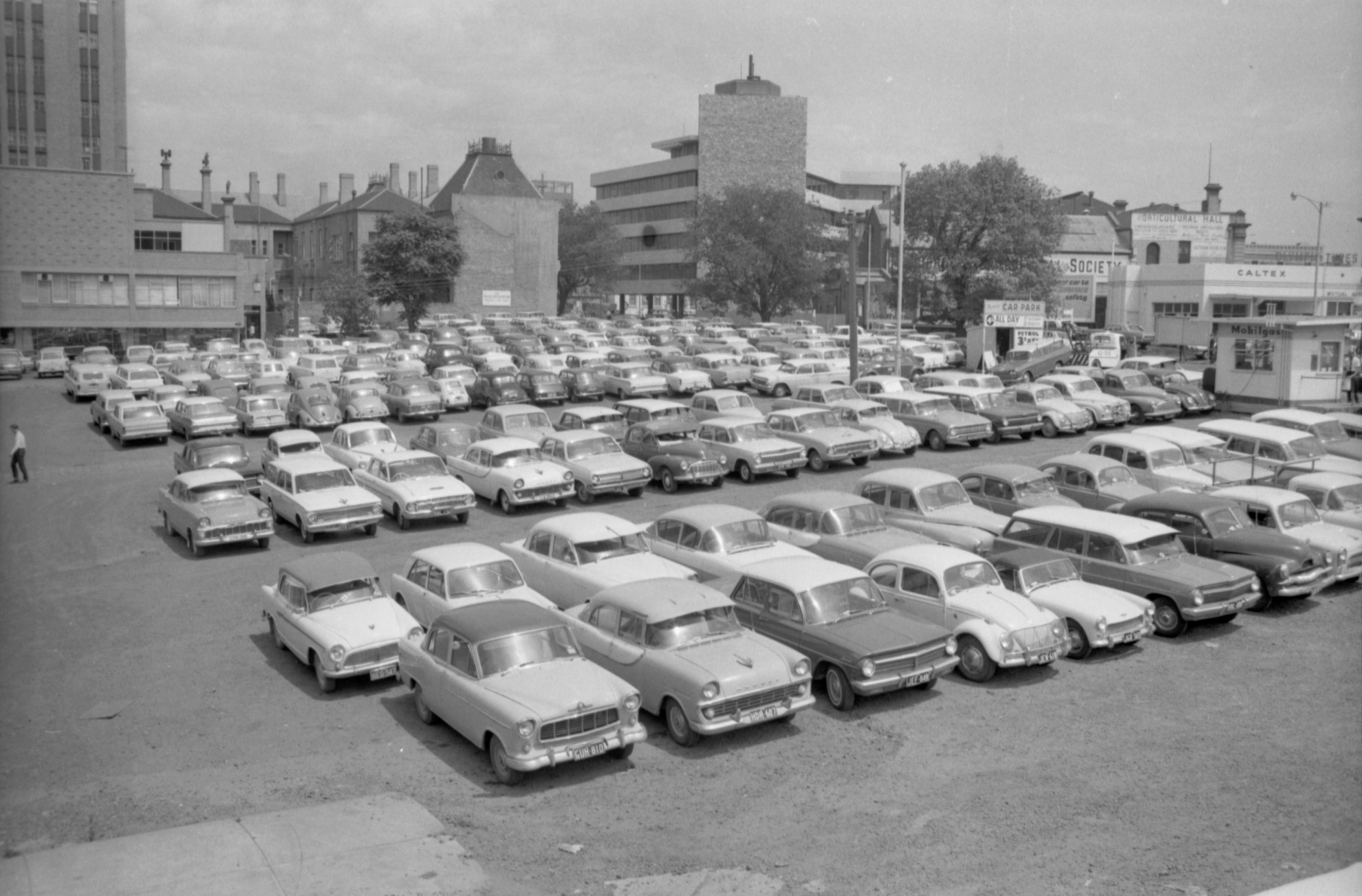35A60a Image of MacKenzie Street car park near Victoria Street City Collection