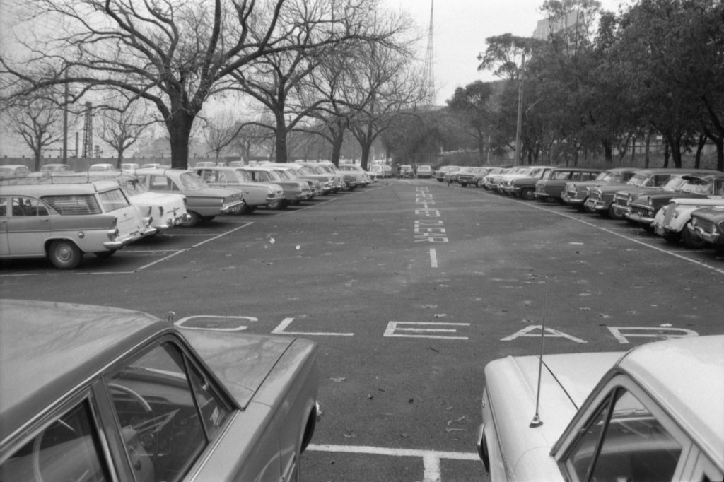 35A-62a Image of a car park on Wellington Parade south