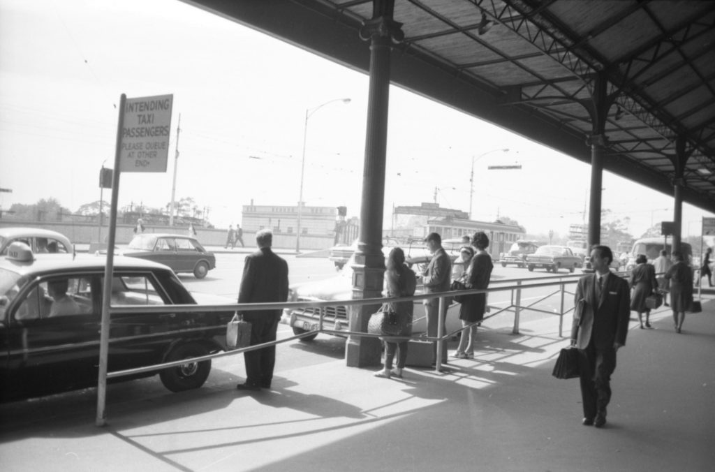 35A-64f Image of a taxi rank at Flinders Street station