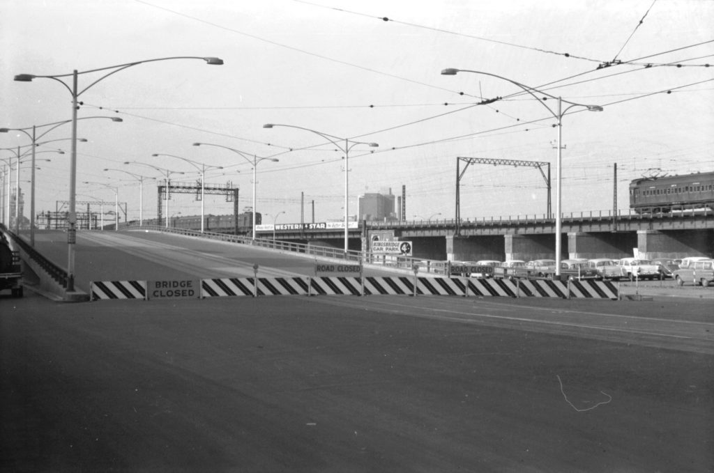 35A-66d Image of barriers around the King Street bridge area