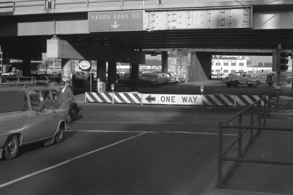 35A-67b Image of barriers around the King Street bridge area