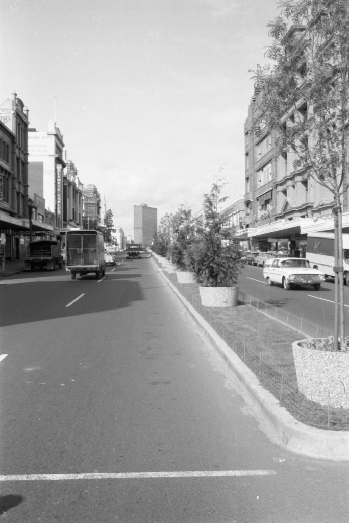 35A-69a Image of Londsale Street showing large planters along the median strip