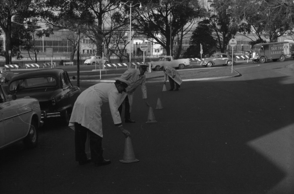 35A-69c Image showing placement of traffic cones, corner Alexandra Avenue and Punt Road