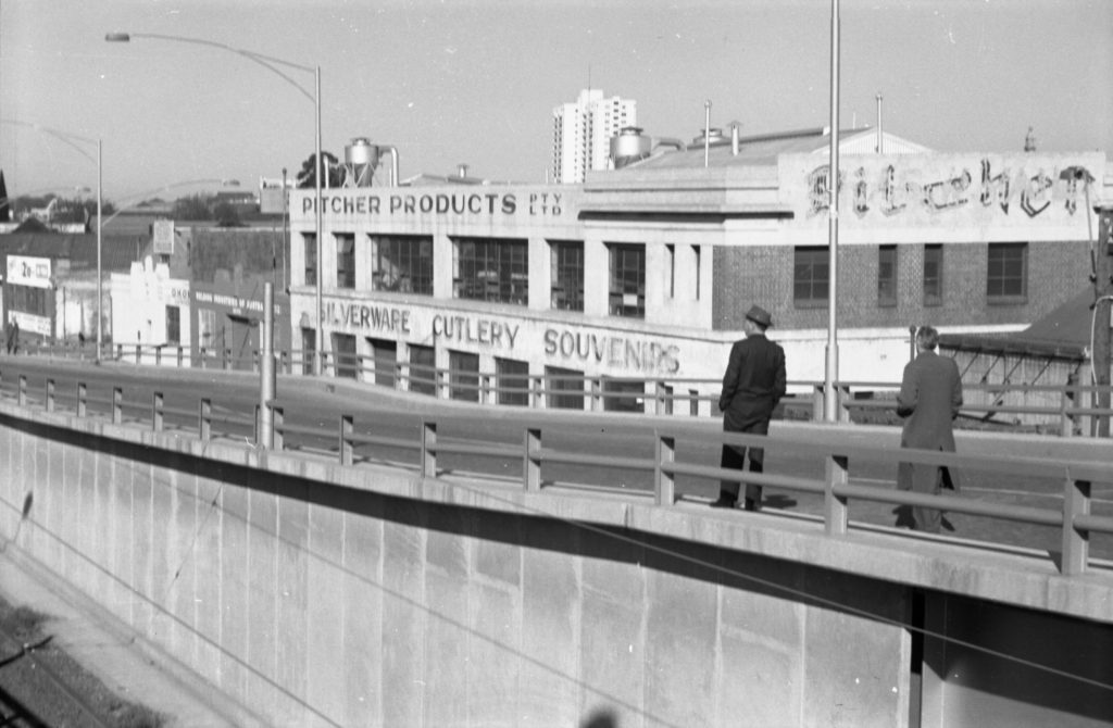 35A-71c Image of King Street bridge