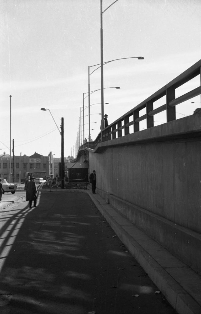 35A-71d Image of the road adjacent to King Street bridge