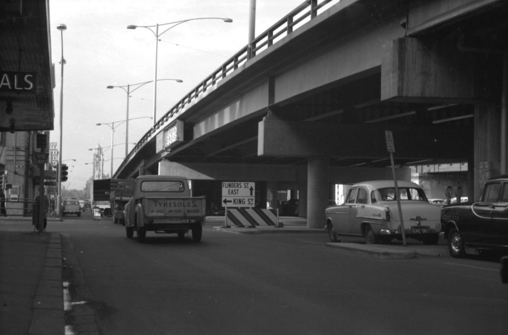 35A-75a Image showing the underside of the Flinders Street overpass