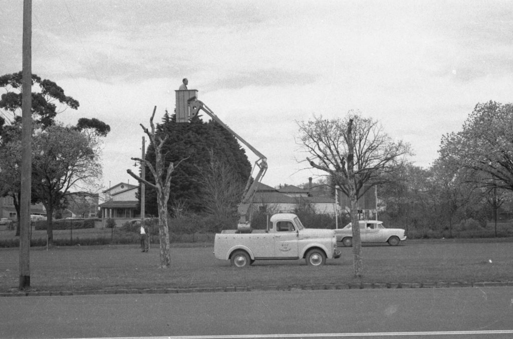 35A-80c Image of an aerial work platform in use