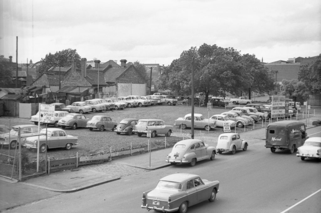 35A-82a Image of a car park