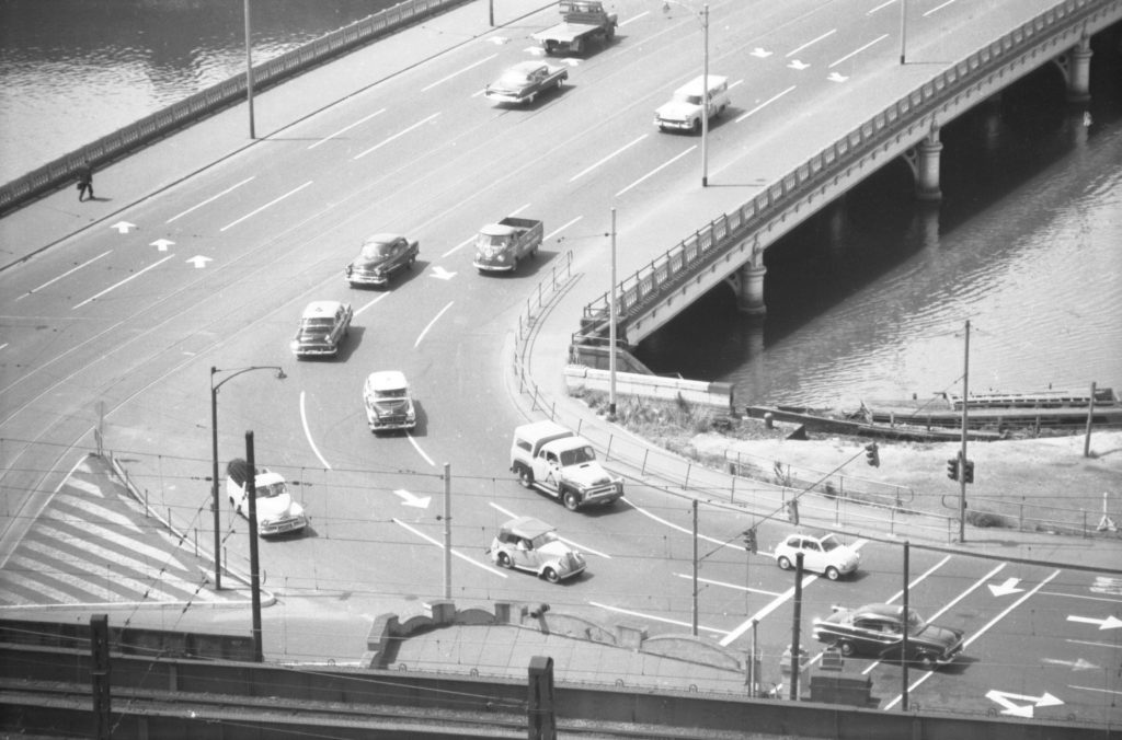 35A-92d Image showing cars exiting Queens bridge