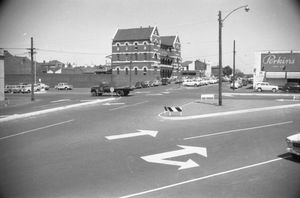 35A-95d Image of the intersection at Queensberry Street, Courtney Street and Peel Street, in North Melbourne