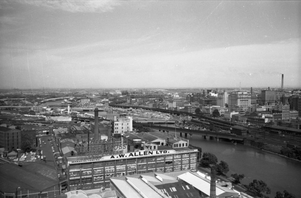 35A-98b Image showing an aerial view of South Melbourne and the Yarra River