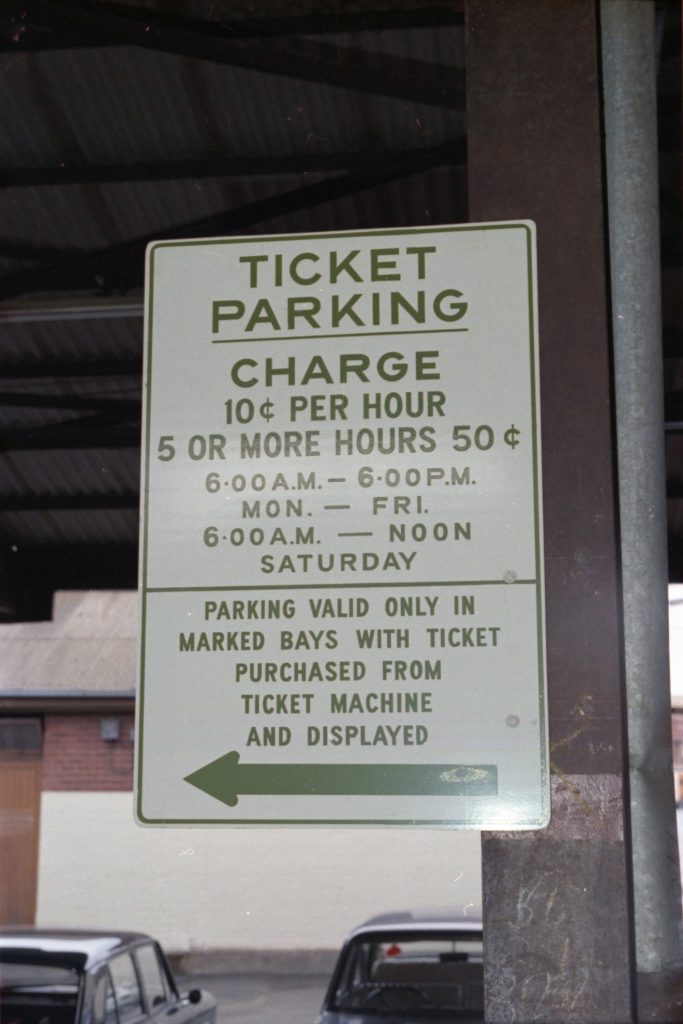 35B-3d Image of a sign for ticket parking