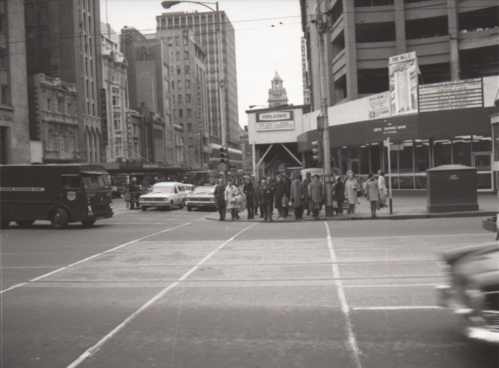 35B-14h Image of pedestrians crossing at Elizabeth Street and Collins Street