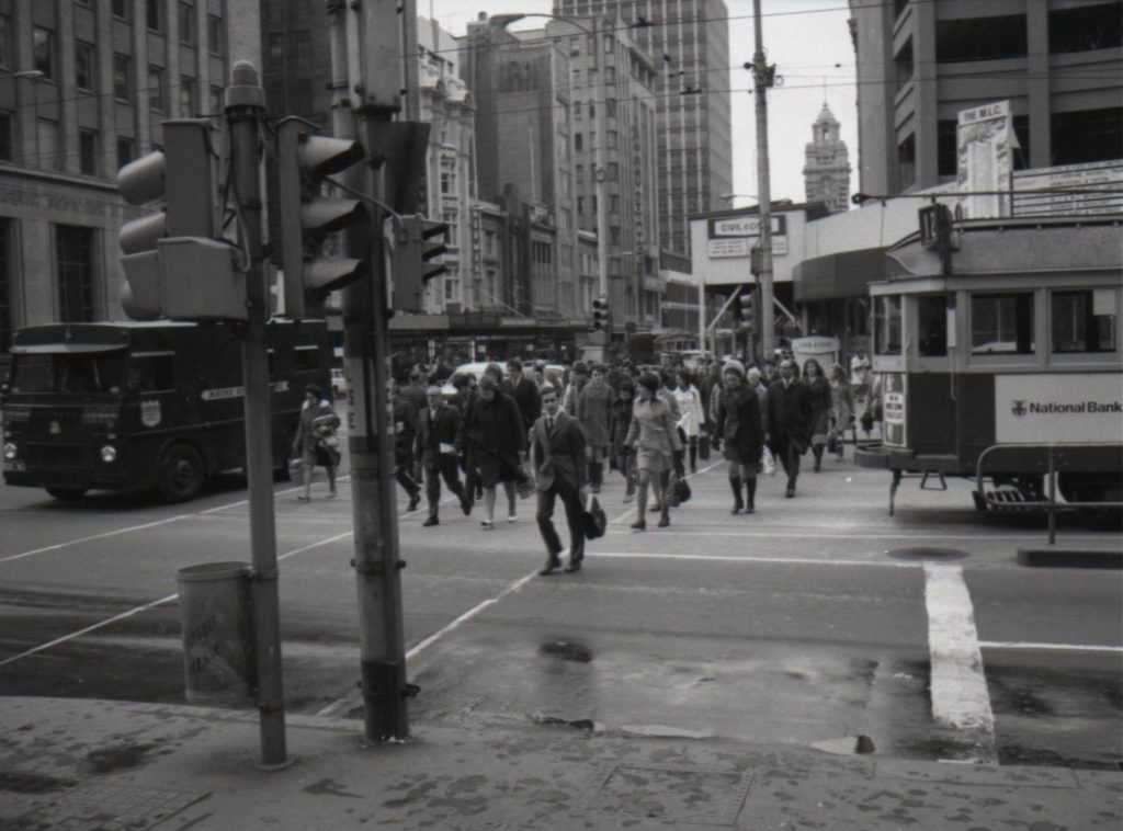 35B-14i Image of pedestrians crossing at Elizabeth Street and Collins Street