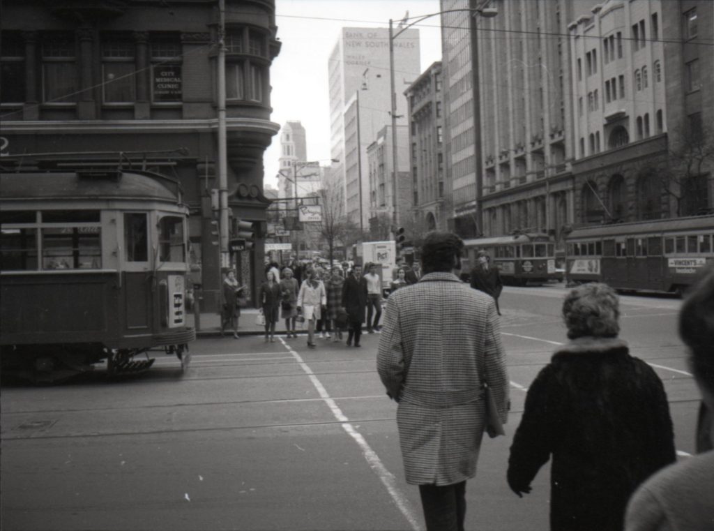 35B-14j Image of pedestrians crossing at Elizabeth Street and Collins Street