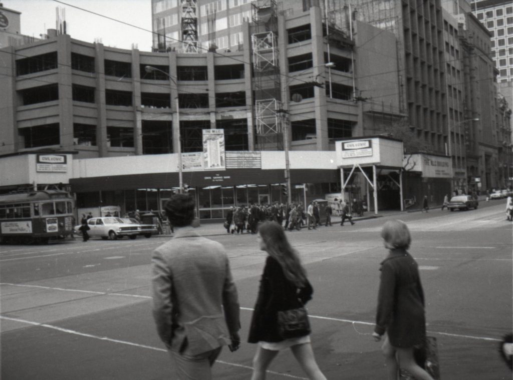 35B-14k Image of pedestrians crossing at Elizabeth Street and Collins Street