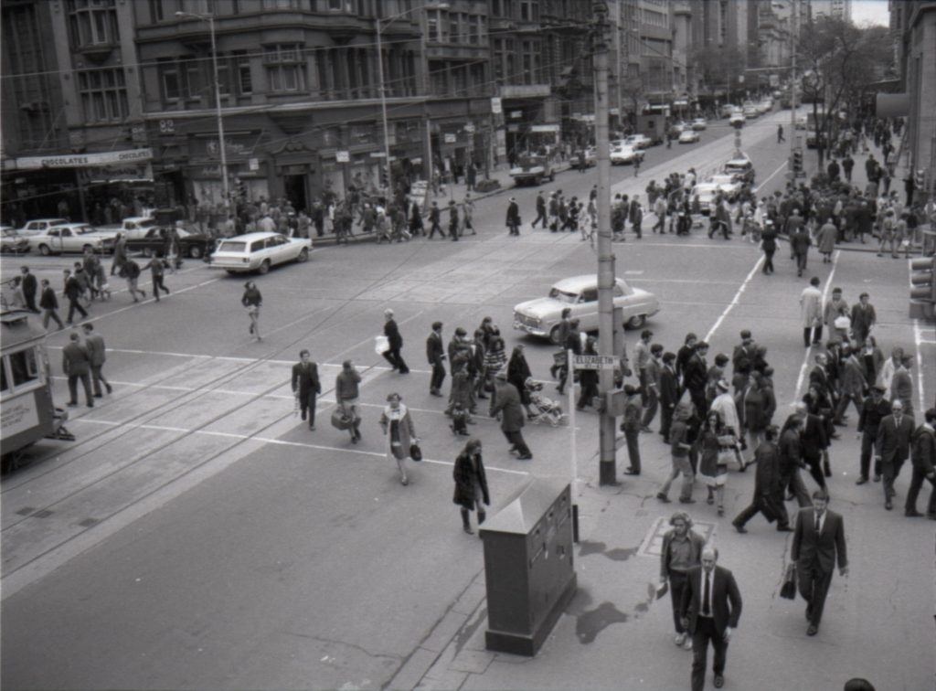 35B-14q Image of pedestrians crossing at Elizabeth Street and Collins Street