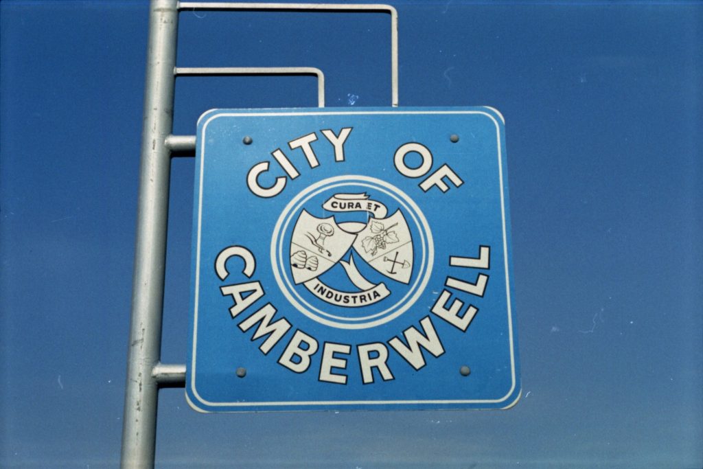 35B-34c Image of a sign with the City of Camberwell emblem