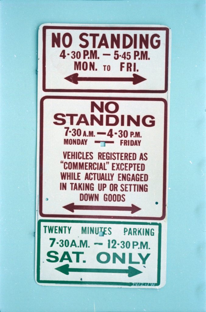 35B-54c Image of a parking sign