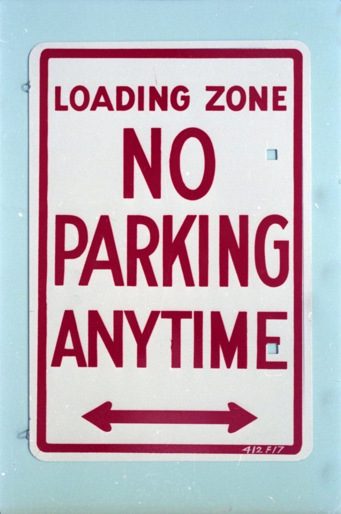 35B-54d Image of a loading zone sign