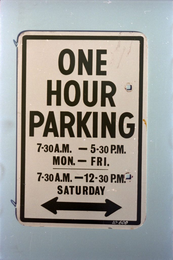 35B-55b Image of a sign for one hour parking