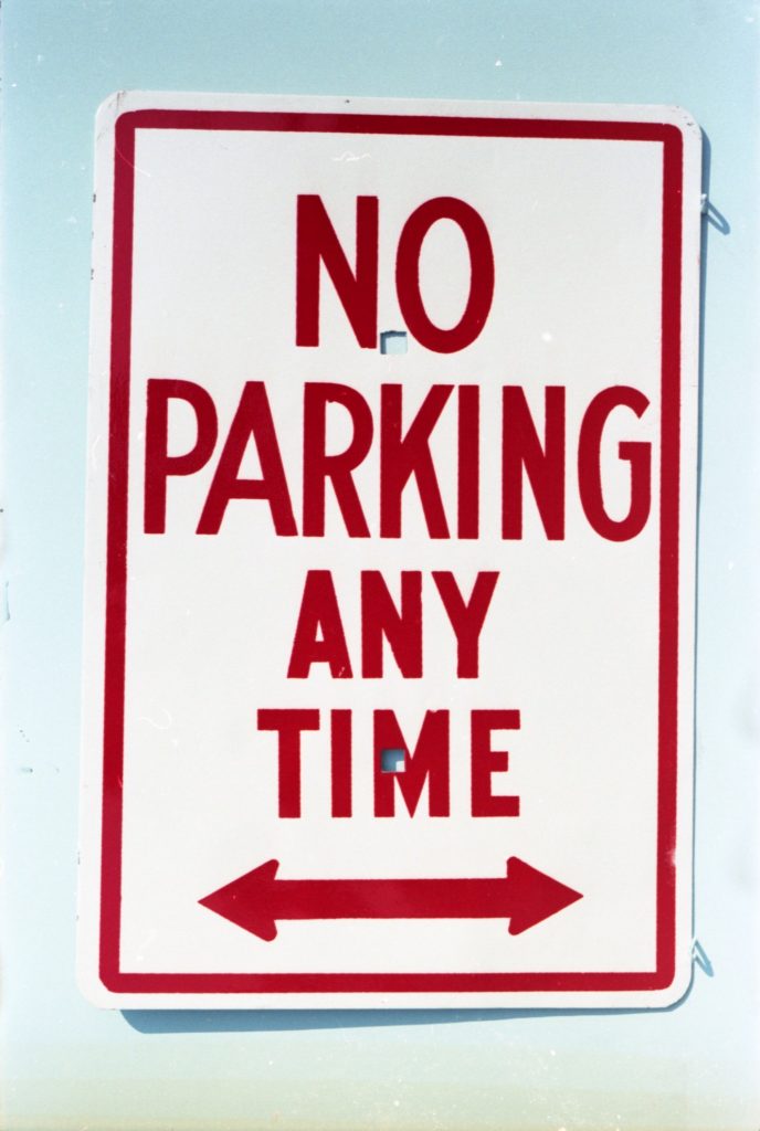 35B-57a Image of a “no parking” sign