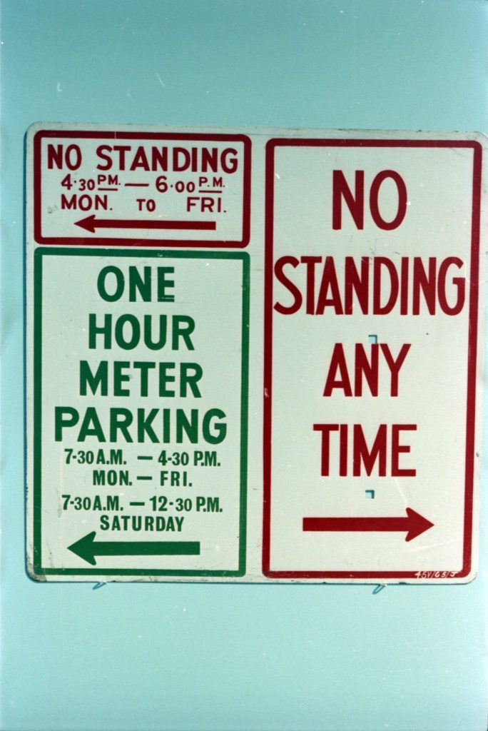 35B-57e Image of a parking sign