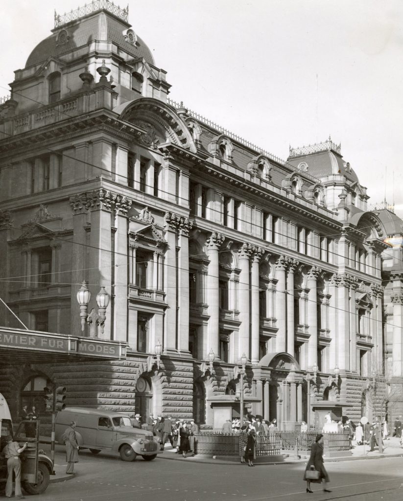 Image of Melbourne Town Hall, taken from Swanston Street