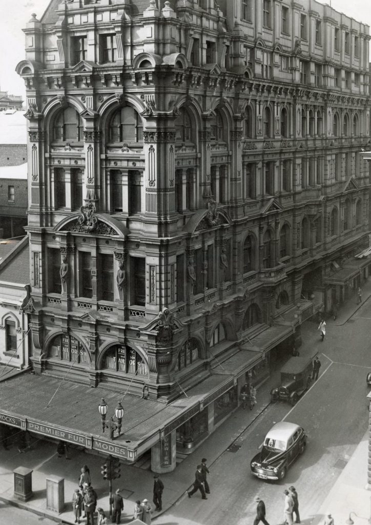 Image of the corner of Swanston Street and Little Collins Street