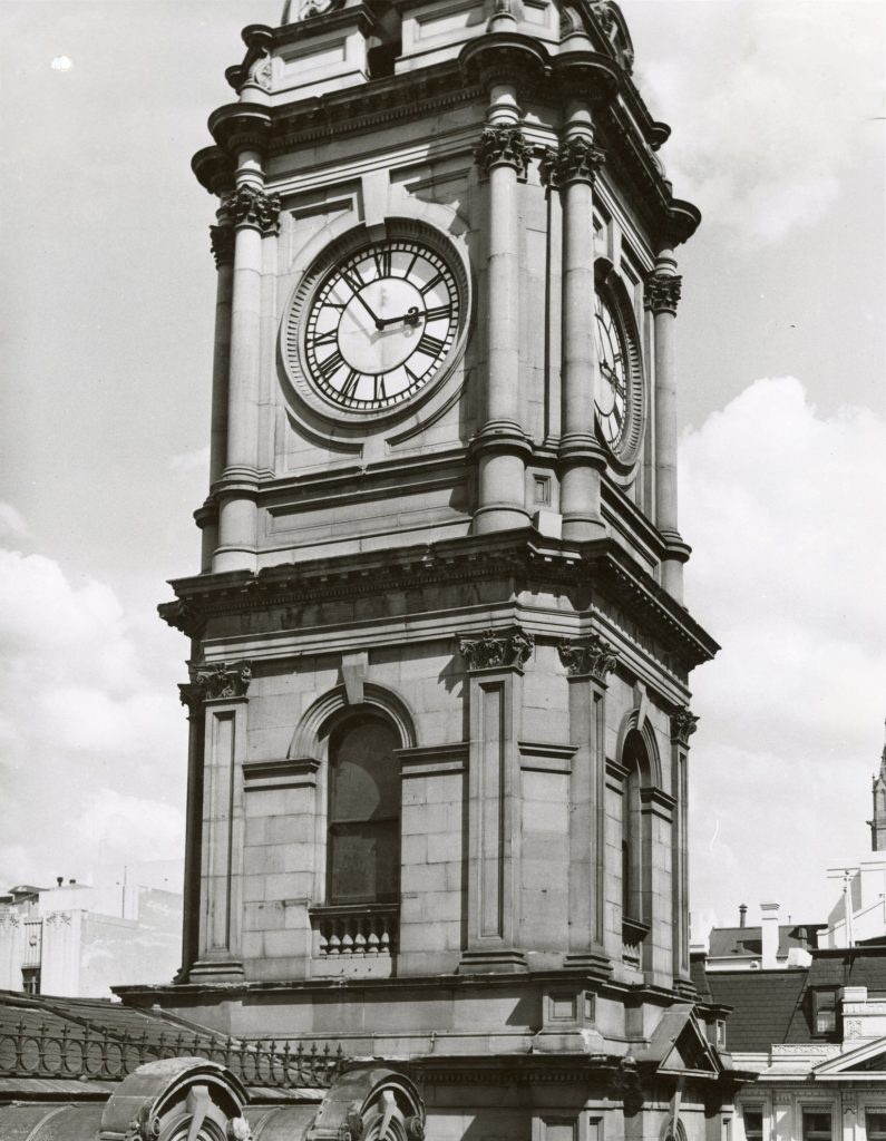 Image of the clock tower of Melbourne Town Hall