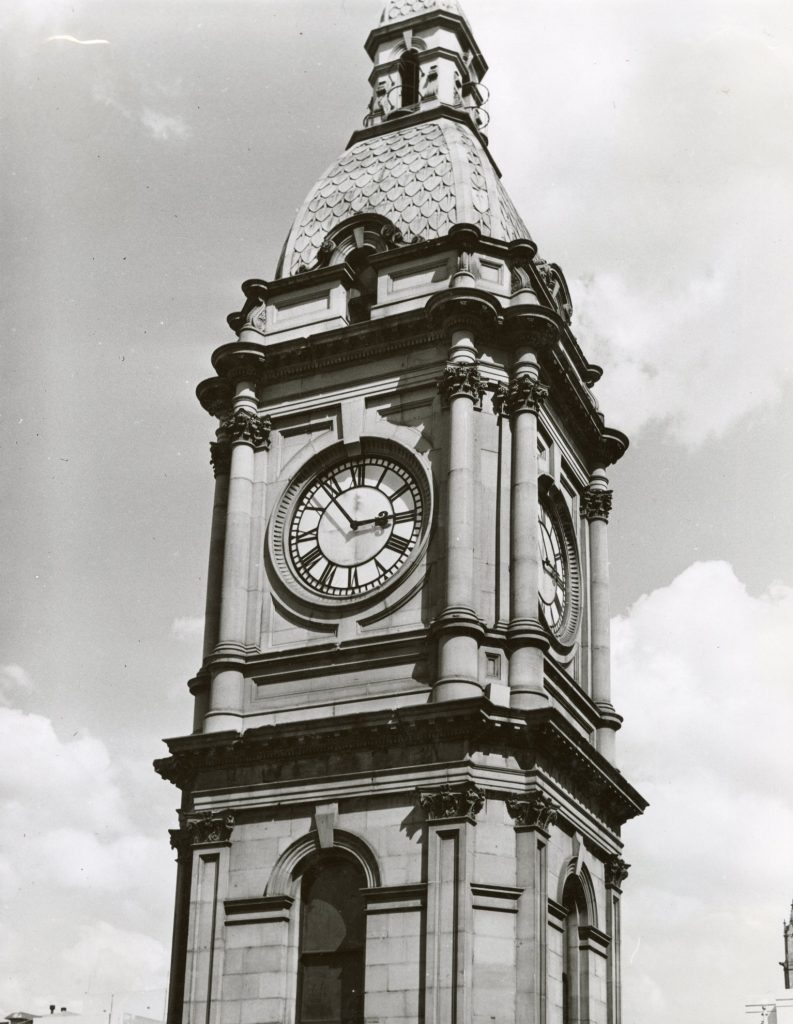 Image of the clock tower of Melbourne Town Hall