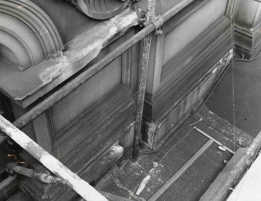 Image showing cracks in the stonework of Melbourne Town Hall